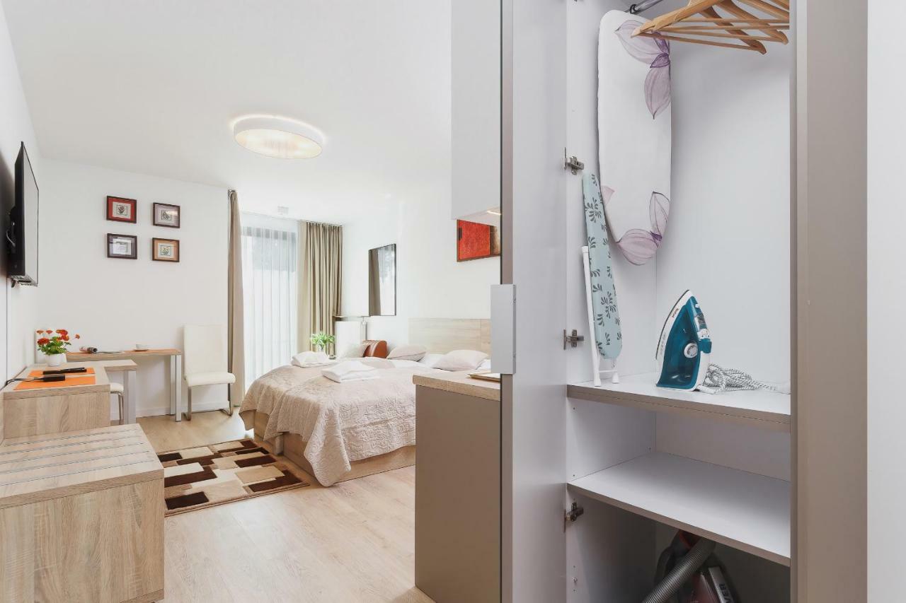Rajska 3 By Renters Apartmán Krakov